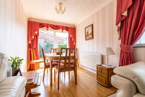 Lounge/Diner- click for photo gallery